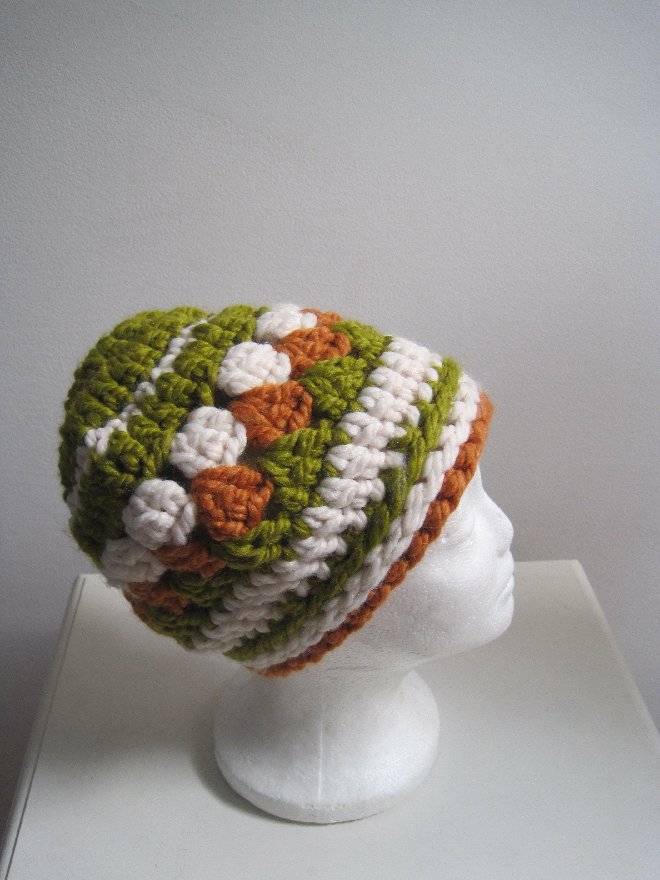 Crocheted chunky cap: green, cream and orange "Andy"