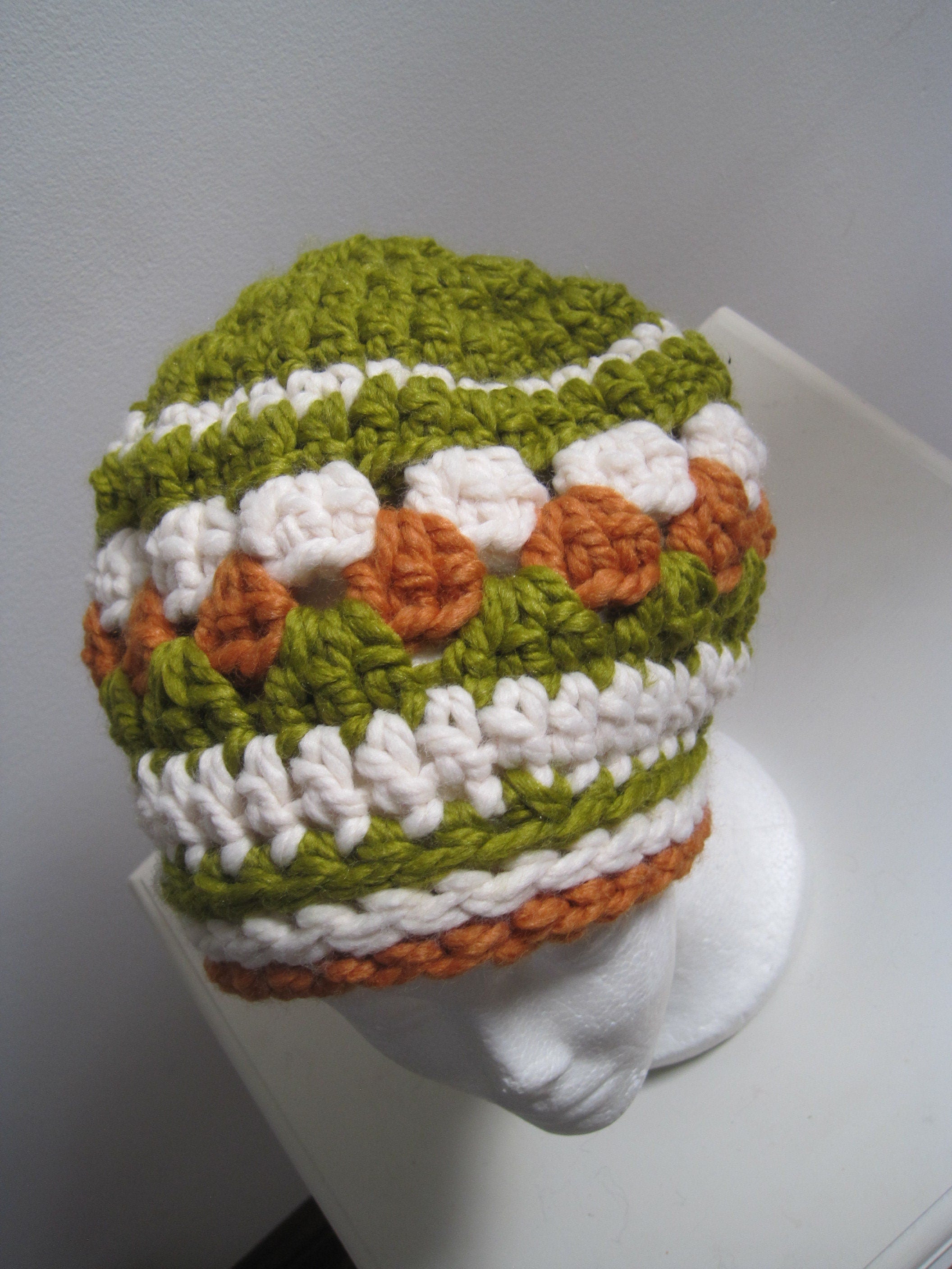 Crocheted chunky cap: green, cream and orange "Andy"