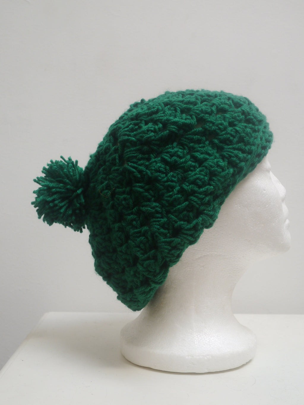 green handmade hat, green pompom hat, green pompom beret, crochet hat, slouchy hat “city”