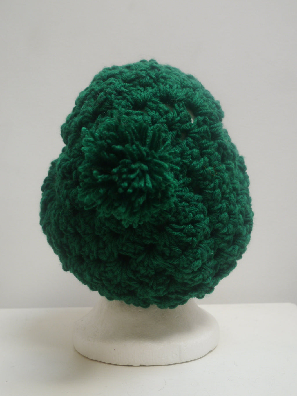green handmade hat, green pompom hat, green pompom beret, crochet hat, slouchy hat “city”