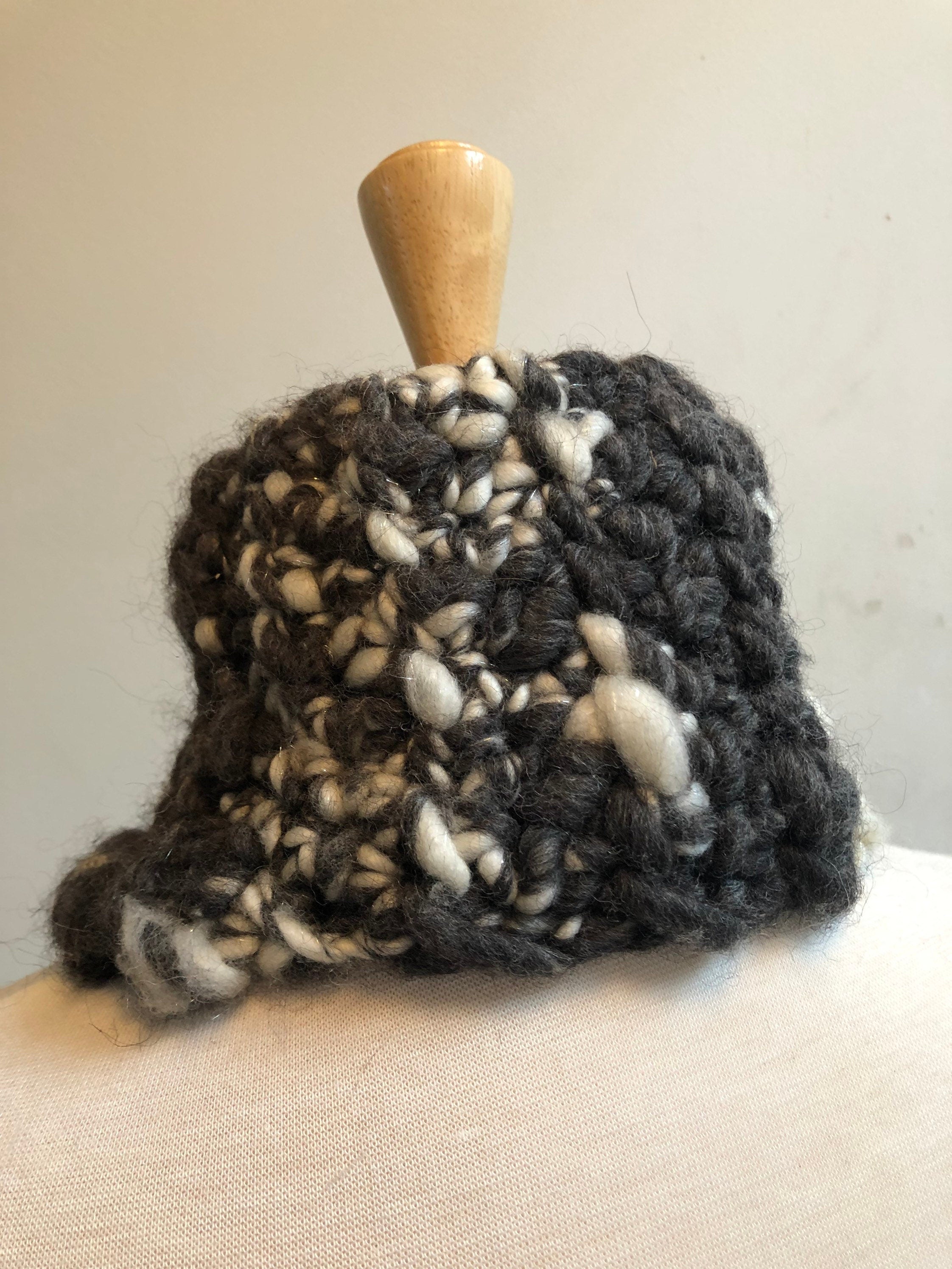 Grey cream scarflette, gray black neckpiece, crocheted scarf, grey black collar, handspun wool scarf, art scarf, art yarn scarf “restraint”