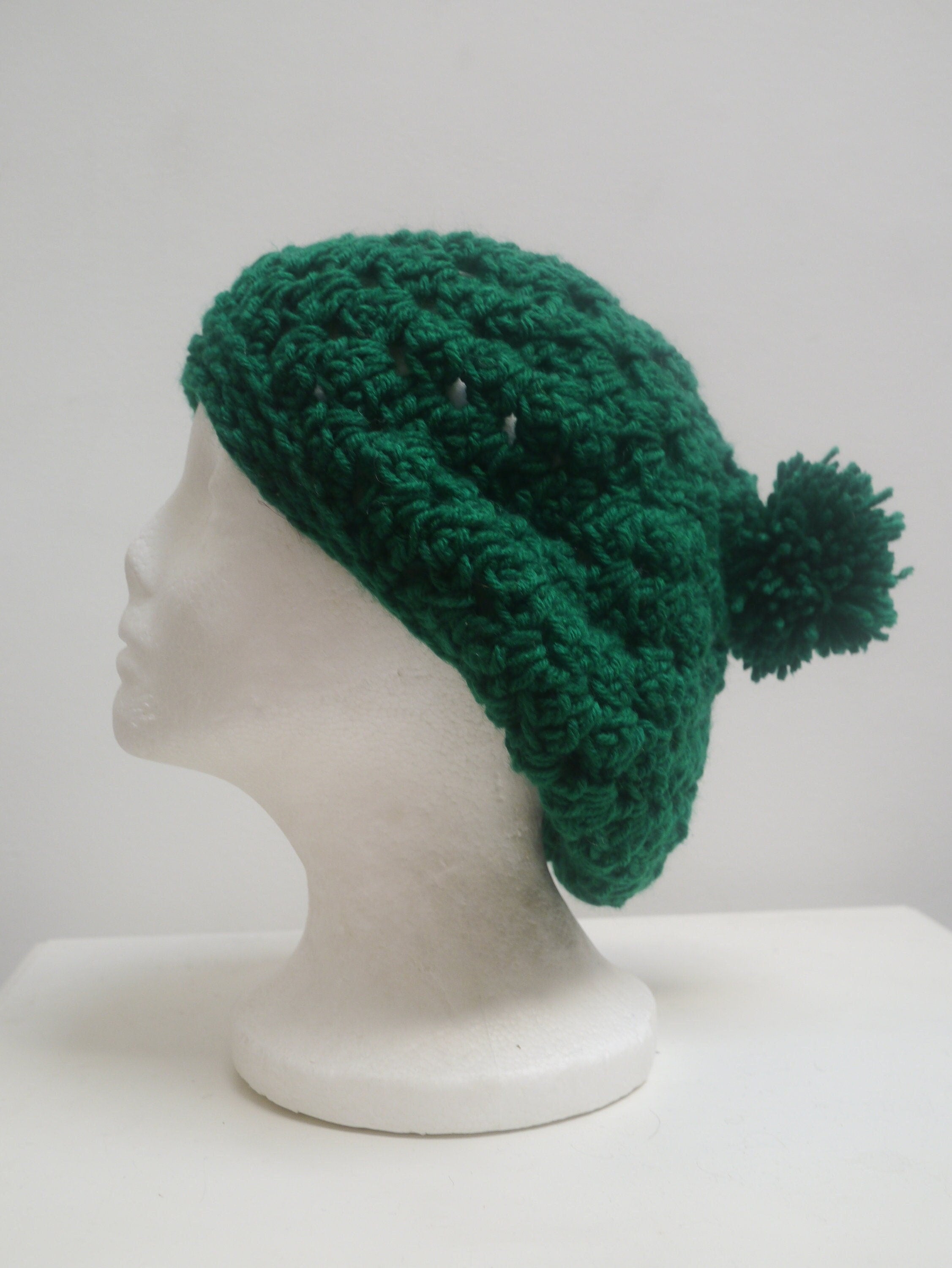 green handmade hat, green pompom hat, green pompom beret, crochet hat, slouchy hat “city”